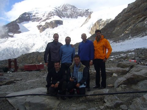 La comitiva al rifugo Mantova La comitiva al rifugo Mantova