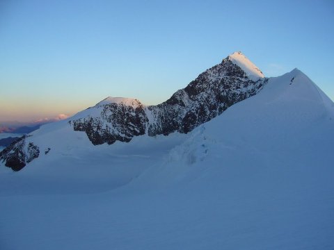 Il Lyskamm all'alba Il Lyskamm all'alba