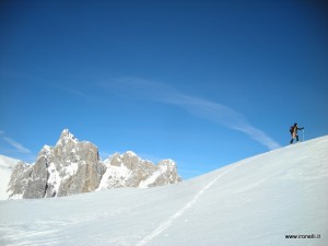 Passo Lasteri con Cima Gaiarda