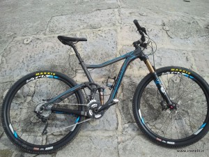 Giant XTrance, sospensioni FOX, montata XT, ruote tubeless ready, alluminio