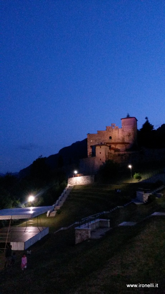 Castellano nella notte della luna blu