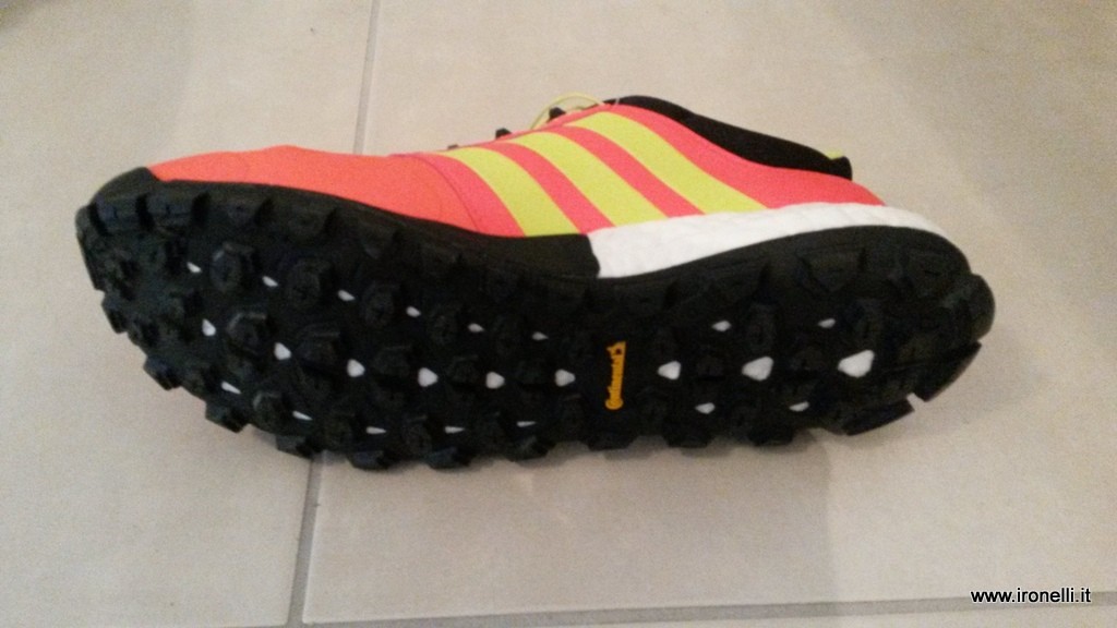 Scarpa da trail Adidas Raven Boost