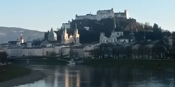 Salzburg vom Salzach Fluss