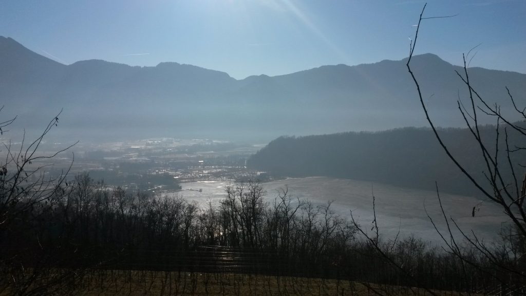 Triathlon della merla: il lago di Levico ghiacciato dal colle delle Benne