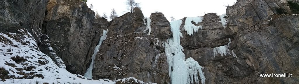 Cascata Tre per Tre a destra, a sinistra The End