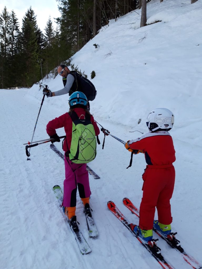 Tentativo di salita alla Pircher Alm a Riobianco con skilift umano.