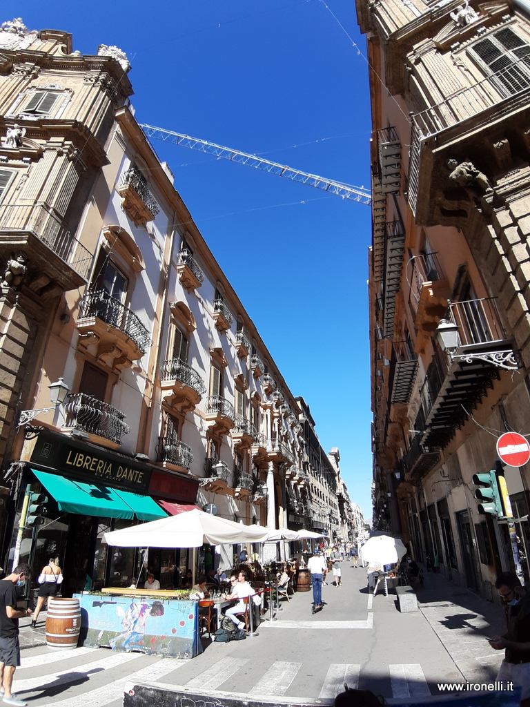 Scorci di Palermo - la via dello struscio, via Maqueda