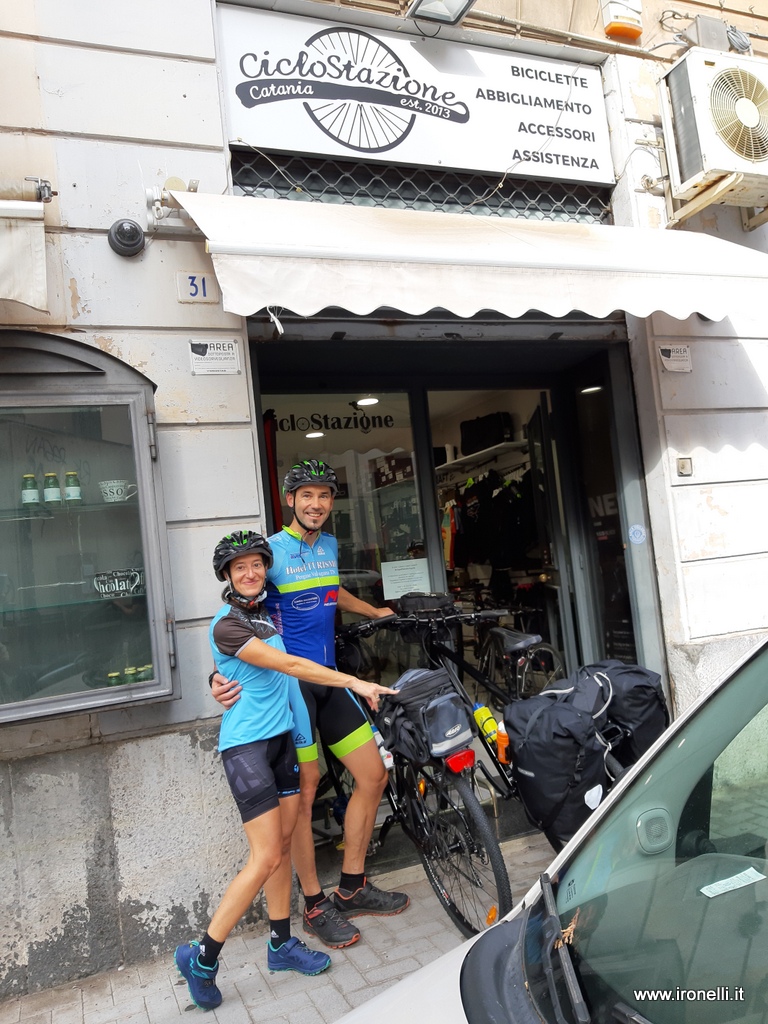 Alla Ciclostazione di Catania pronti a partire per il giro della Sicilia in bici