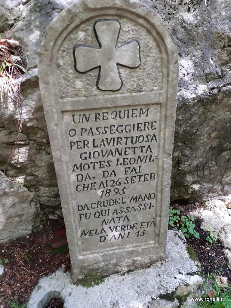 Una curiosa lapide in val del Ri