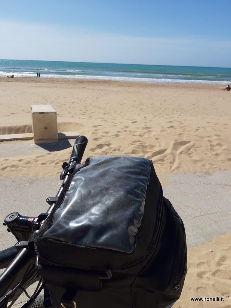 La spiaggia di Gela è enorme e pulitissima.