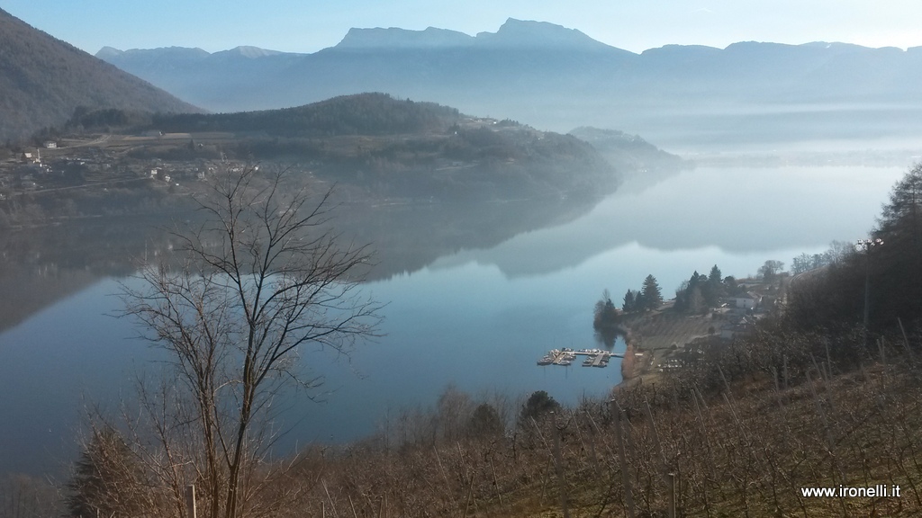 Lago di Caldonazzo dai masi di Castagné